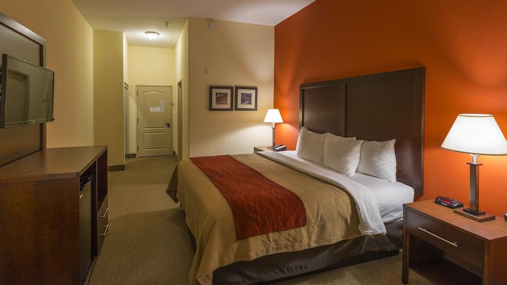 Comfort Inn & Suites Вила Рика Екстериор снимка