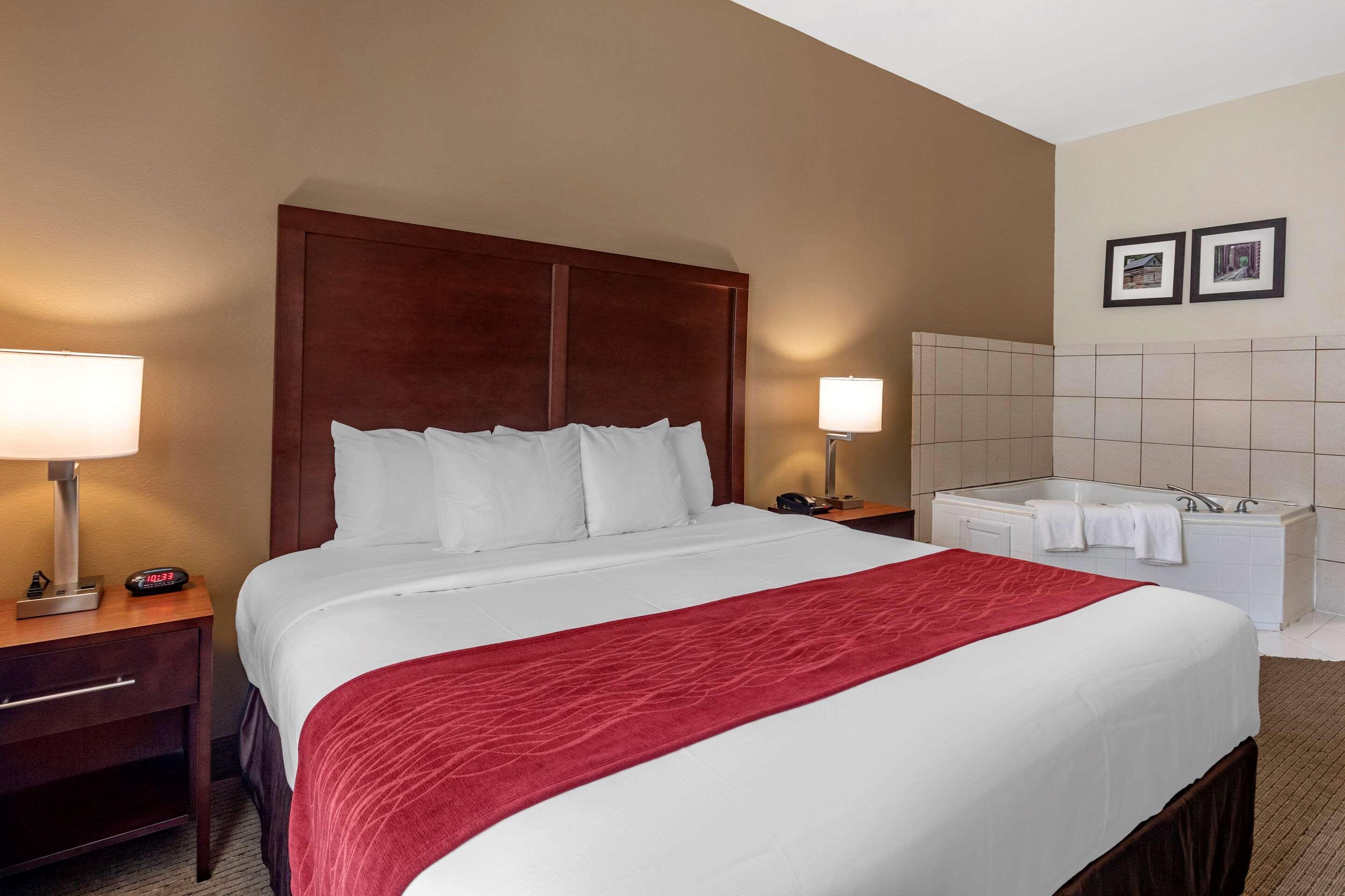 Comfort Inn & Suites Вила Рика Екстериор снимка