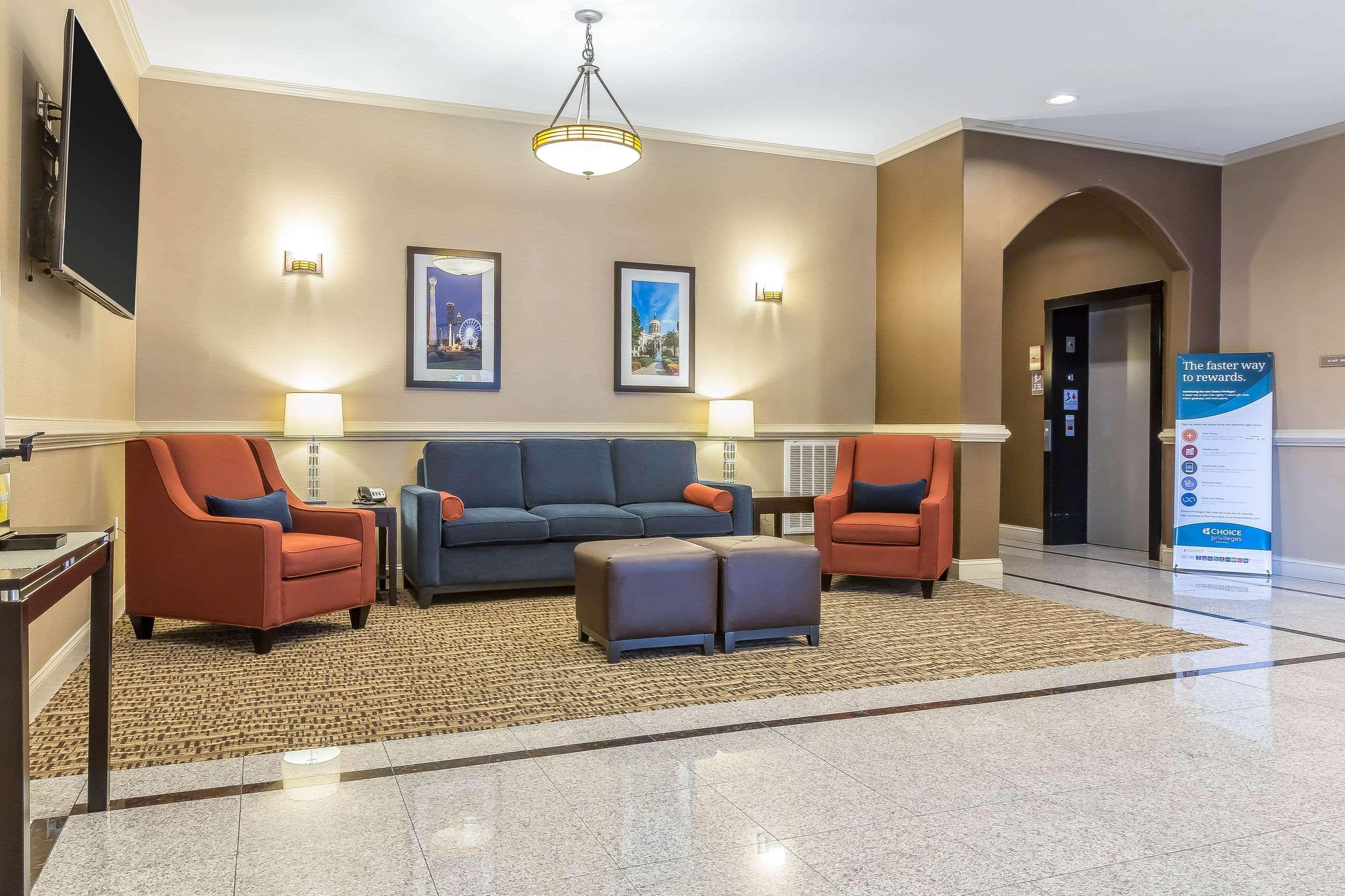 Comfort Inn & Suites Вила Рика Екстериор снимка