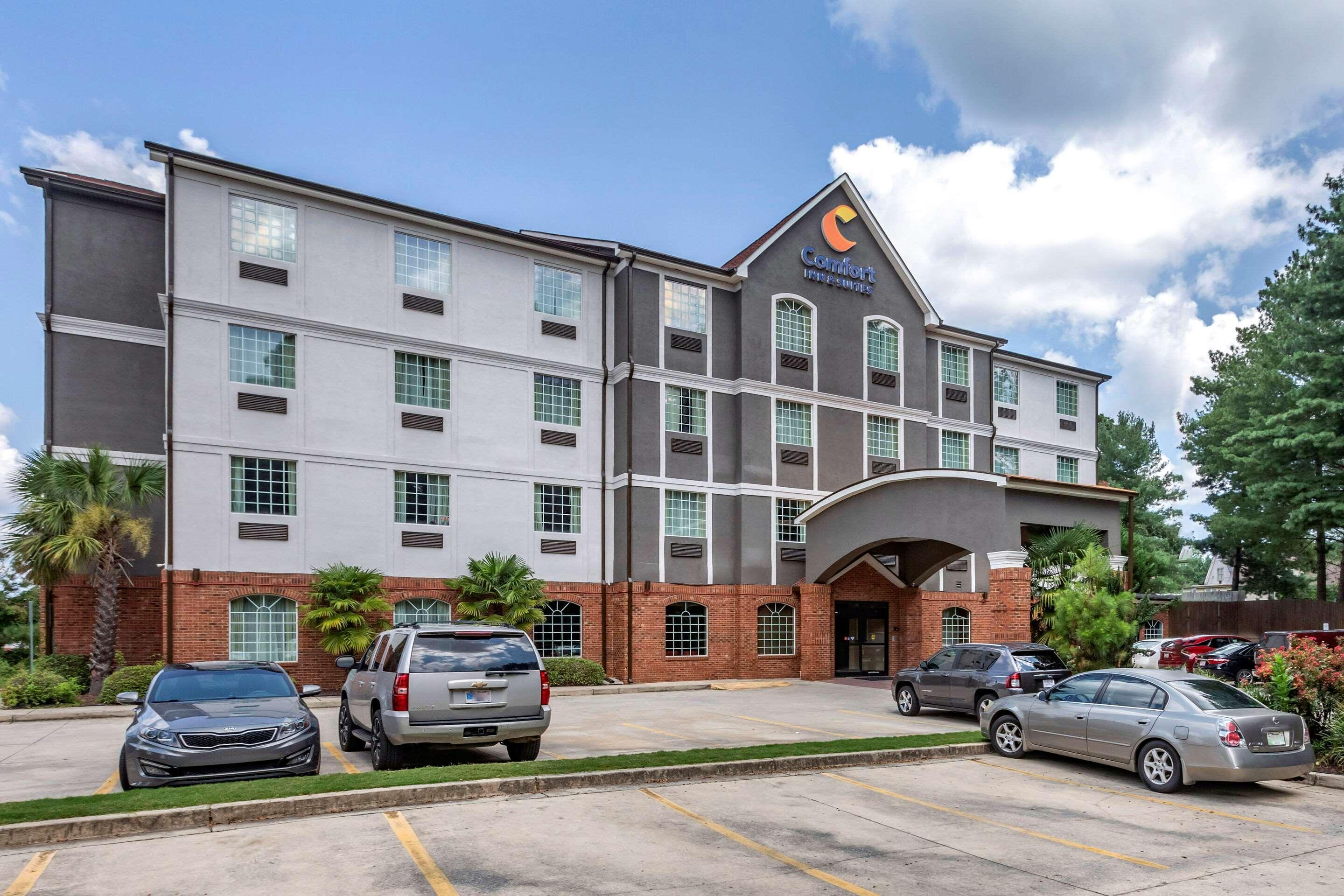 Comfort Inn & Suites Вила Рика Екстериор снимка