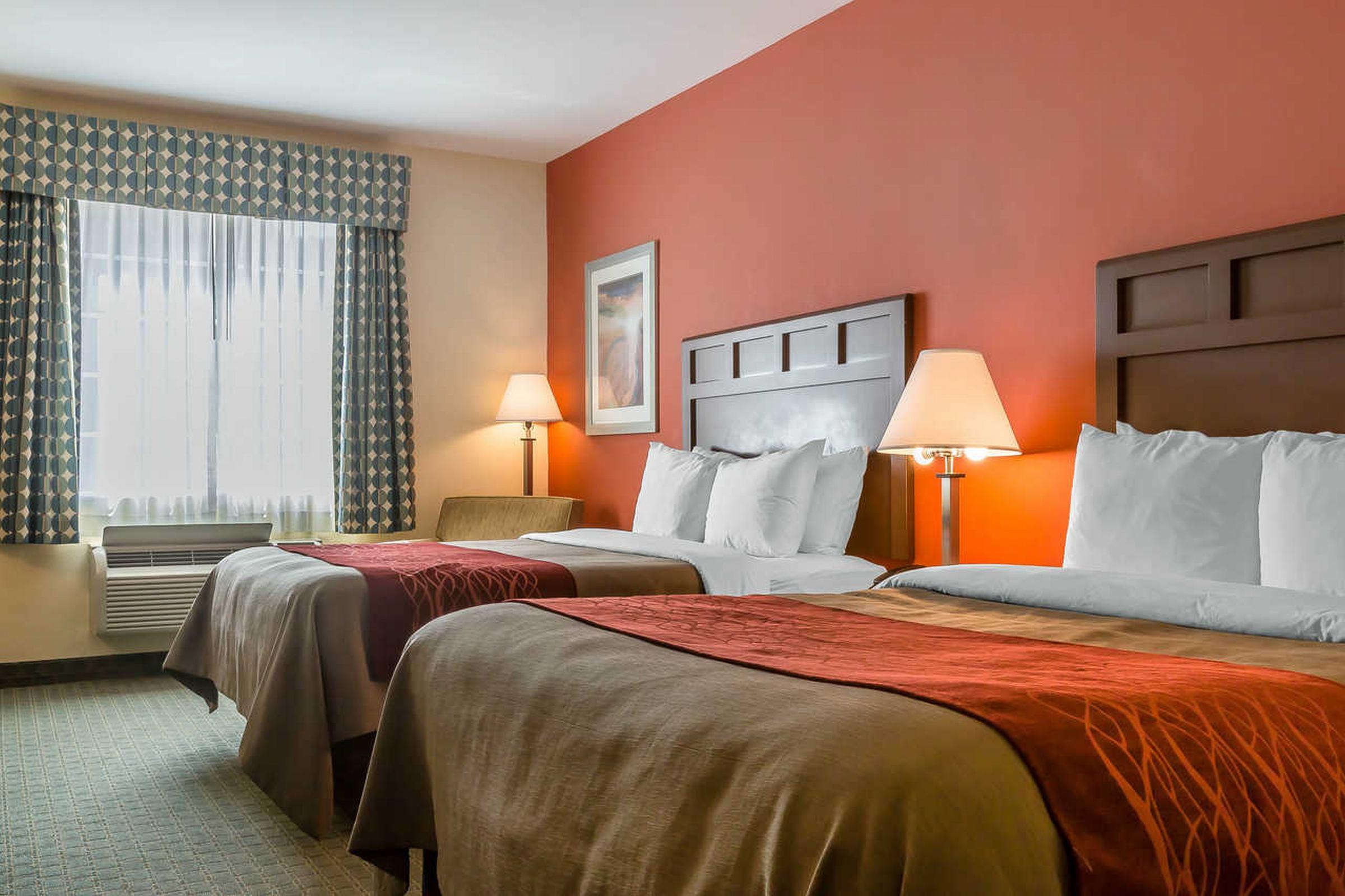 Comfort Inn & Suites Вила Рика Екстериор снимка